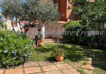 Via Riccione Fregene Rif. 51 • Villa plurifamiliare in Vendita