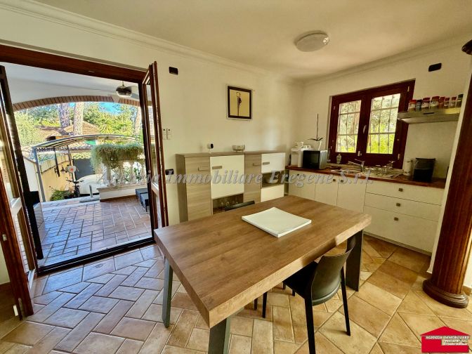 Villa con Piscina Fregene Centro